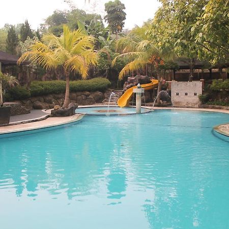 New Green Sentul Resort Bogor Exteriör bild