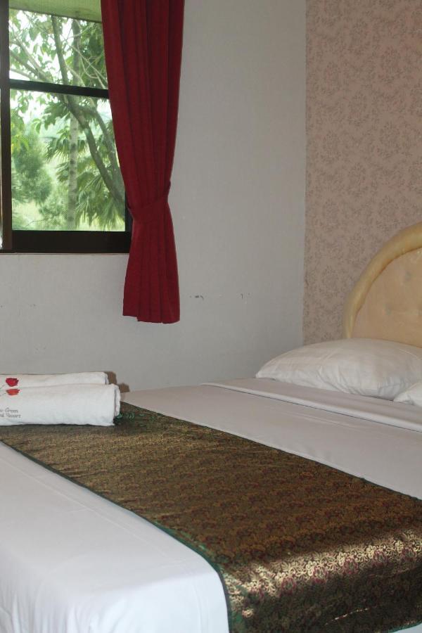 New Green Sentul Resort Bogor Exteriör bild
